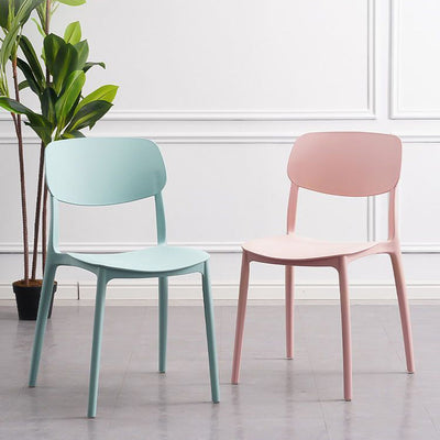 Chaise de salle à manger empilable carrée en plastique macaron nordique contemporain avec dossier ouvert pour salle à manger 