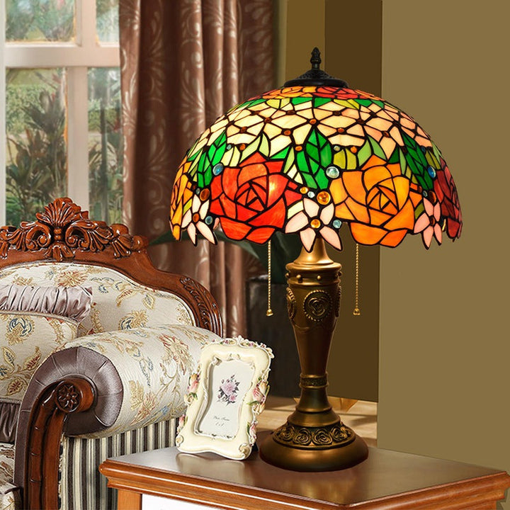 Lampe de table à deux lumières avec abat-jour en verre teinté résine Tiffany Rose traditionnel pour chambre 