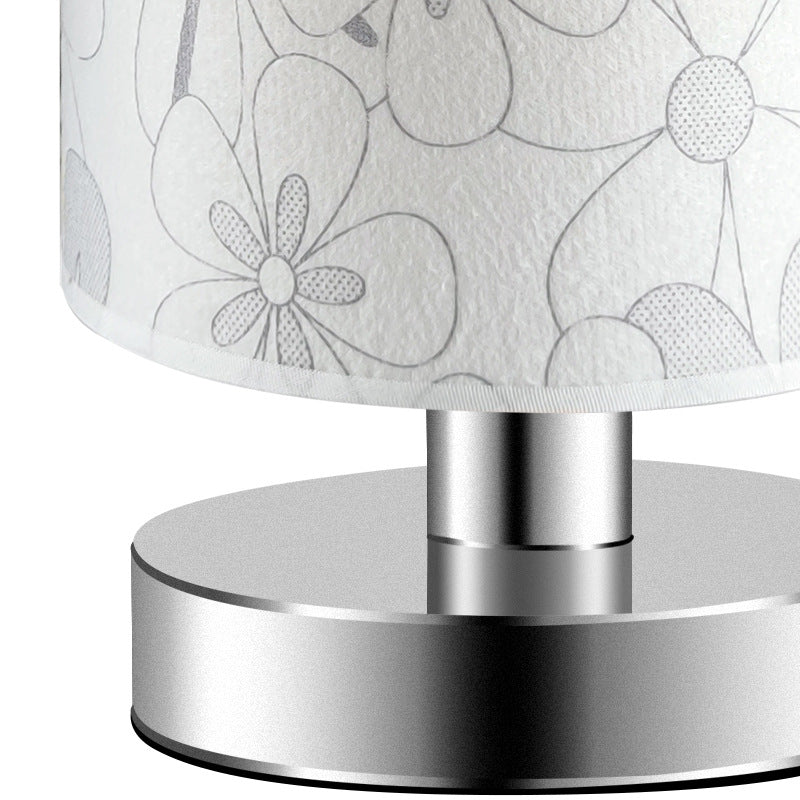 Moderne Art Deco Runde Hardware Stoff 1-Licht Tischlampe für Schlafzimmer 