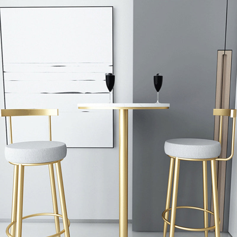 Moderner minimalistischer Barhocker aus Eisen mit Stoffpolster, runder Sitz, Rückenlehne und Fußstütze für die Küche 