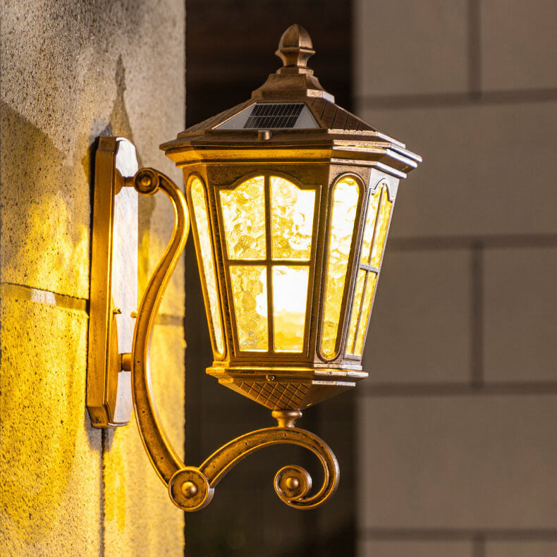 Traditional European Solar Outdoor Lantern Aluminum Glass Waterproof 1-Light Wall Sconce Lamp for Outdoor Patio