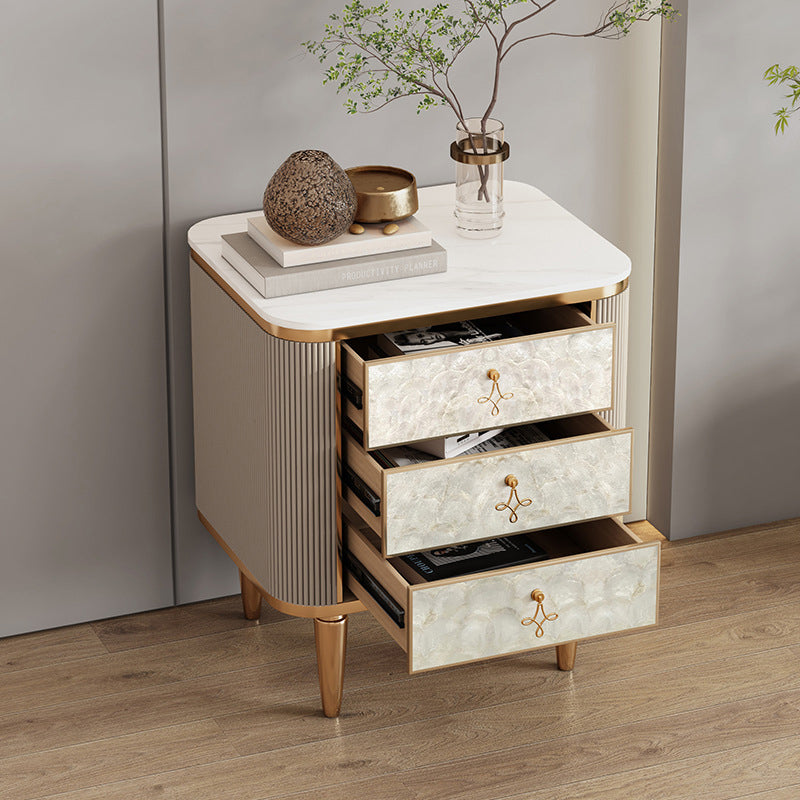 Table de nuit rectangulaire en pierre moderne avec pieds en bois et 3 tiroirs pour chambre à coucher 