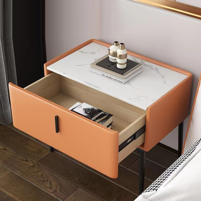 Zeitgenössischer skandinavischer rechteckiger Holz-Leder-Kohlenstoff-Legierungsnachttisch mit 1 Schublade und kabelloser Handy-Ladestation für das Bett 