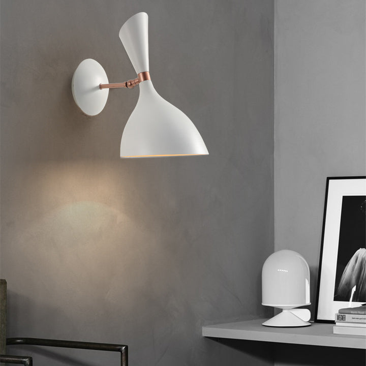 Applique murale moderne minimaliste à base évasée en fer à 1 lumière pour chambre à coucher 