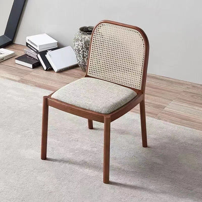 Silla de comedor de espuma de tela de madera tejida cuadrada tradicional china con respaldo y cuatro patas para comedor 