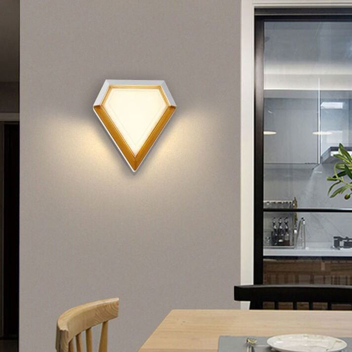 Lampe murale étanche LED en forme de diamant avec bouclier en cœur acrylique créatif 