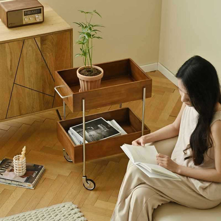 Zeitgenössischer Retro Rechteckiger Holz-Edelstahl-Beistelltisch, 2-stufig, beweglich für das Wohnzimmer 