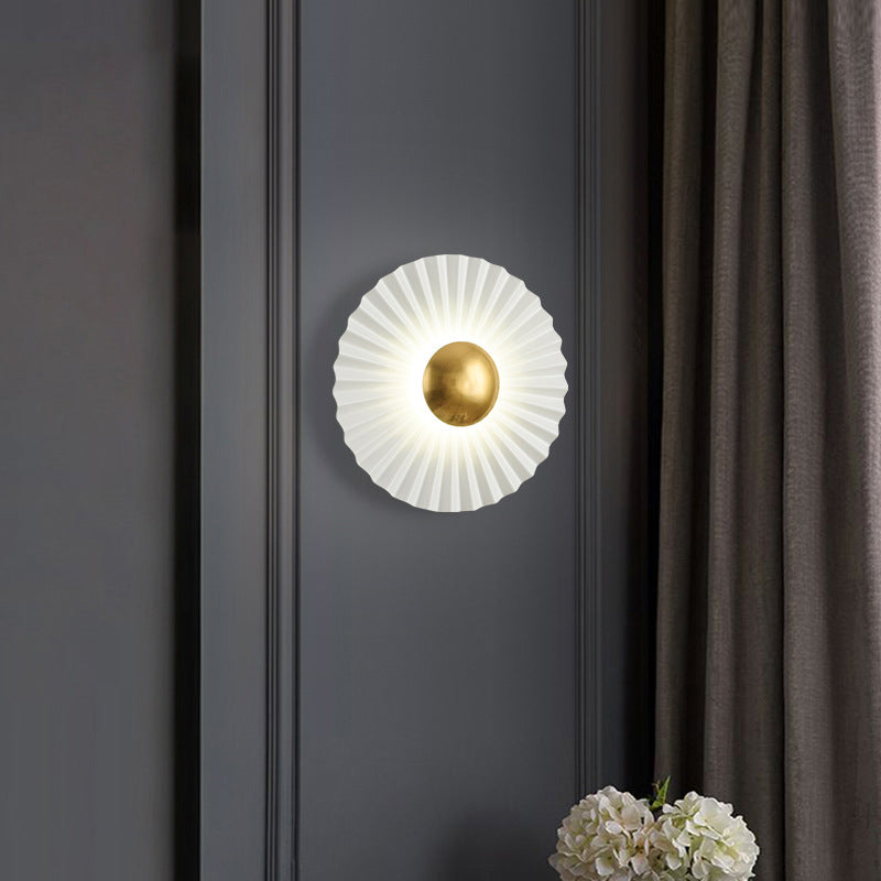 Applique murale LED contemporaine créative ronde à bord festonné pour salon 