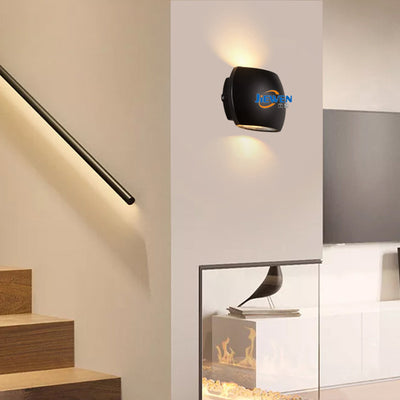 Zeitgenössische industrielle Halbkreis-Aluminium-LED-Außenwandleuchterlampe für den Garten 