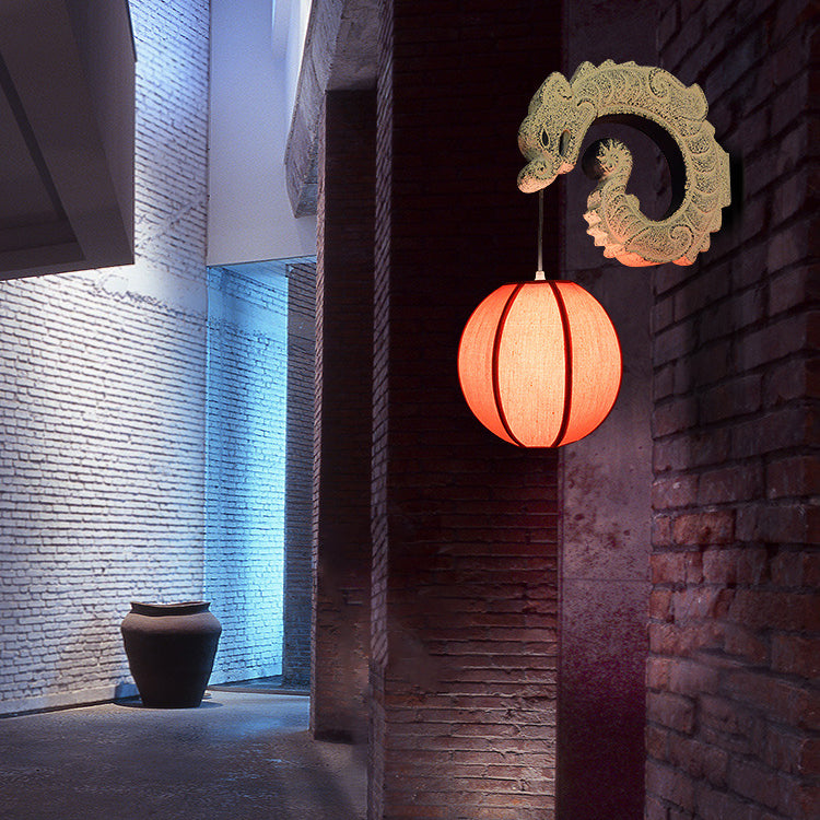Abat-jour en tissu classique chinois traditionnel avec lanterne, design de dragon volant sculpté en résine, applique murale à 1 lumière pour salon 
