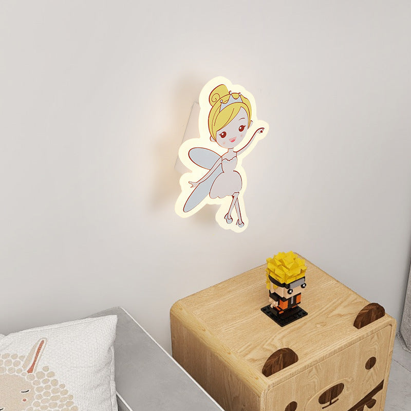 Applique murale LED en fer pour enfants avec astronaute de conte de fées en acrylique créatif contemporain pour chambre à coucher 