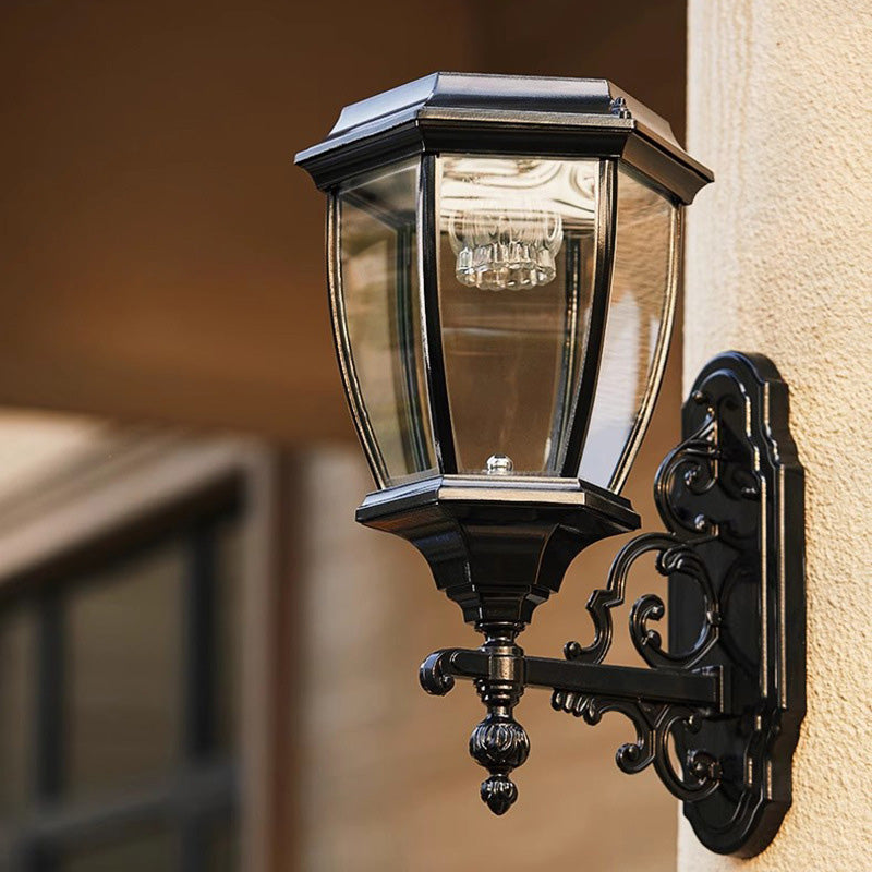 Traditionelle europäische Aluminiumglas-LED-Solar-wasserdichte Wandleuchterlampe für die Außenterrasse 