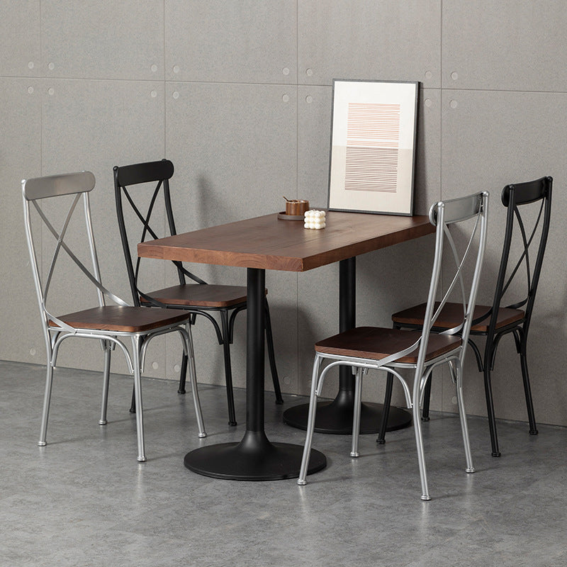 Ensemble de chaises et table de salle à manger en cuir industriel contemporain, bois, fer, avec dossier en forme de X pour salle à manger 
