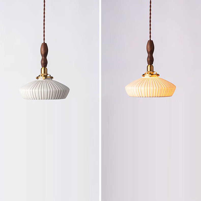 Lustre suspendu rond en céramique, laiton et noyer japonais traditionnel à 1 lumière pour salle à manger 