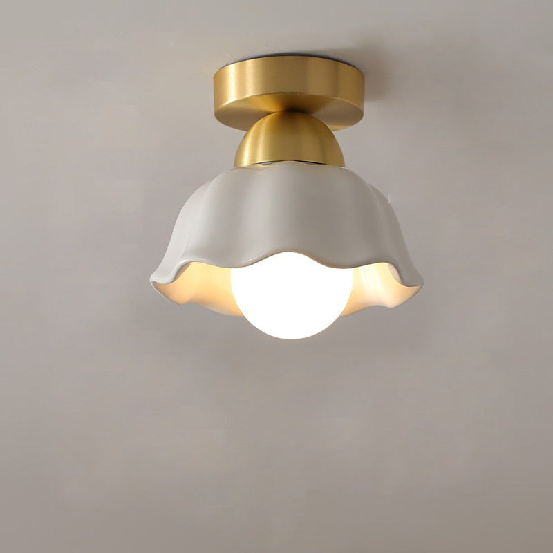 Luz de techo semiempotrada de 1 luz con flor de cerámica de cobre minimalista moderna para pasillo 