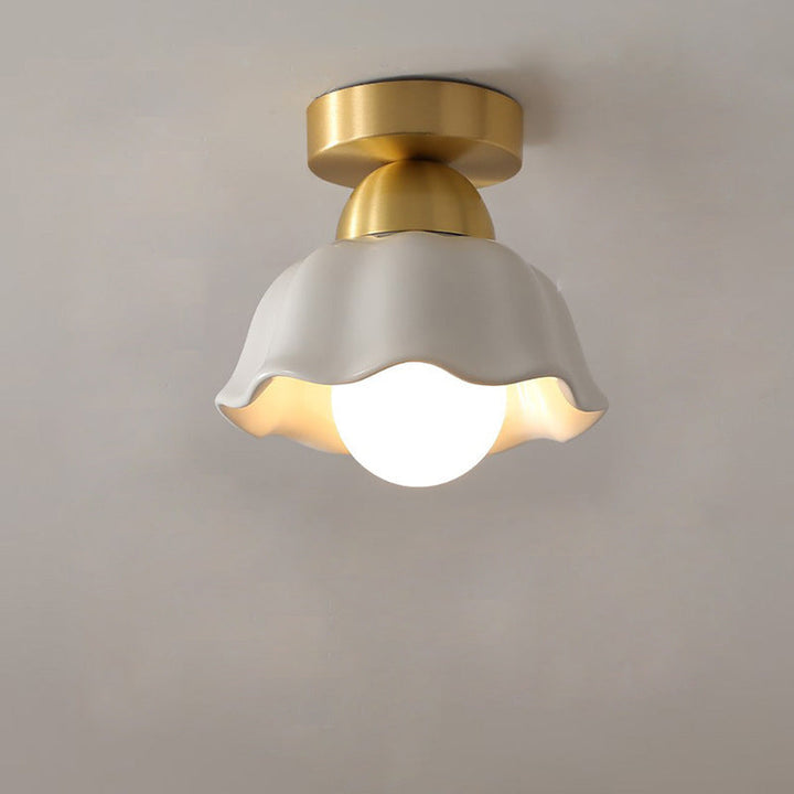 Luz de techo semiempotrada de 1 luz con flor de cerámica de cobre minimalista moderna para pasillo 