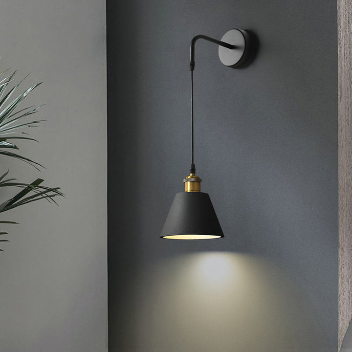 Applique murale contemporaine scandinave en aluminium et fer à 1 lumière pour chambre 