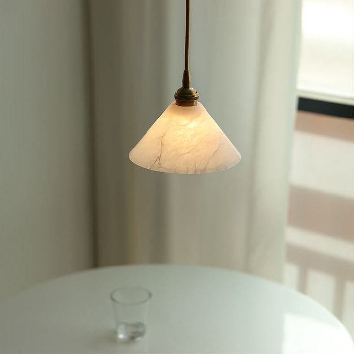 Lámpara colgante moderna de lujo ligero triángulo cono de lucita cobre de 1 luz 
