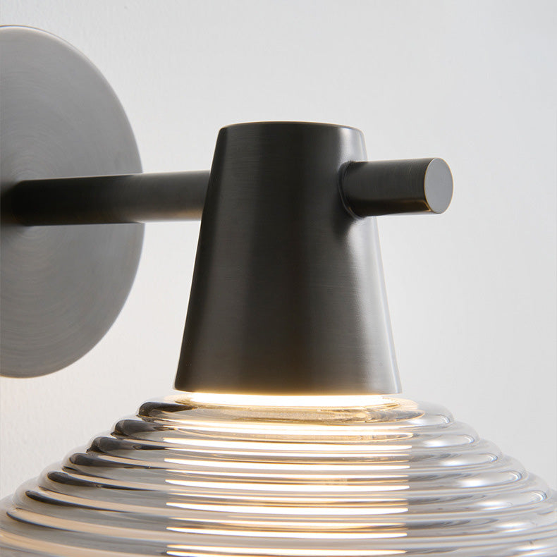 Zeitgenössische nordische Vollkupfer Acryl konische LED Wandleuchte Lampe für Wohnzimmer 