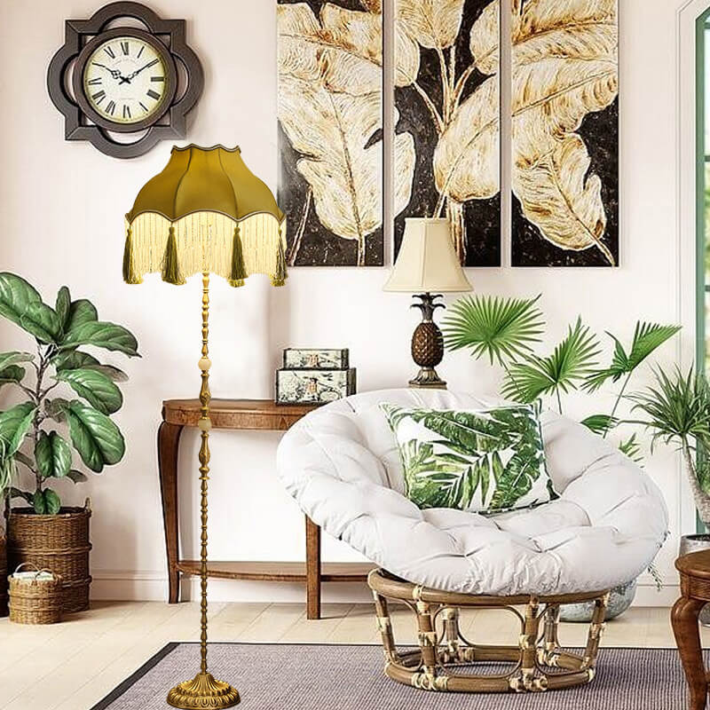 Lámpara de pie de 1 luz con borlas de paraguas de latón vintage tradicional para sala de estar 