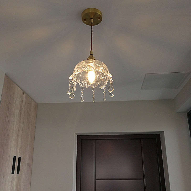 Luminaire suspendu contemporain nordique rond en laiton sculpté avec verre et cristal à 1 lumière pour salon 
