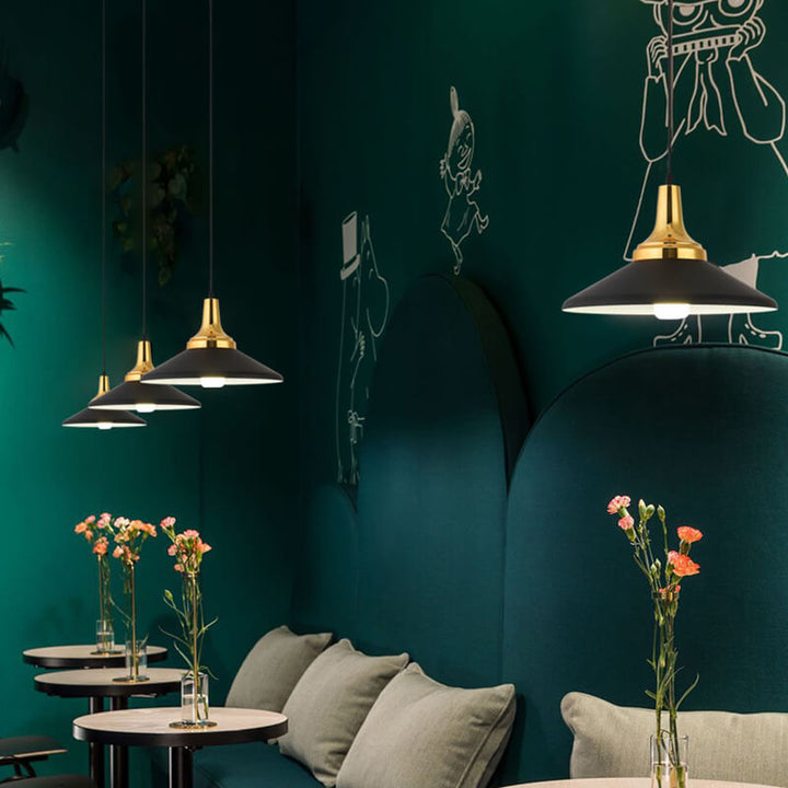 Lámpara colgante contemporánea nórdica de aluminio color macaron con diseño triangular de 1 luz para sala de estar 