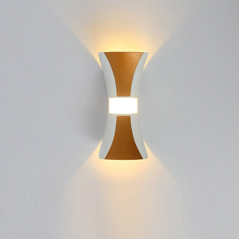 مصباح حائطي خارجي عصري بحواف مستديرة LED مقاوم للماء 