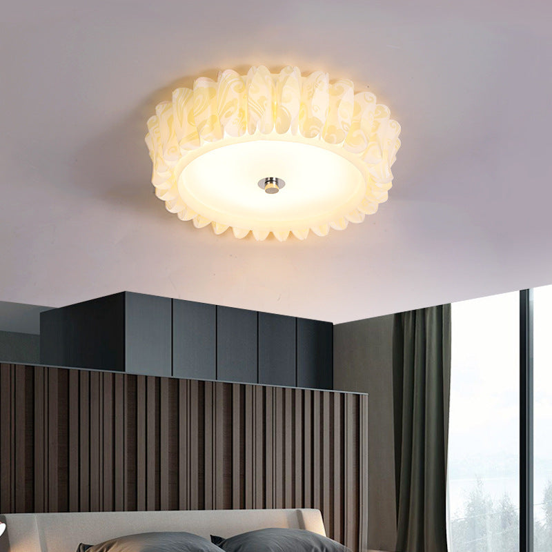 Plafonnier LED en fer acrylique rond plissé en dentelle nordique contemporain pour chambre à coucher 