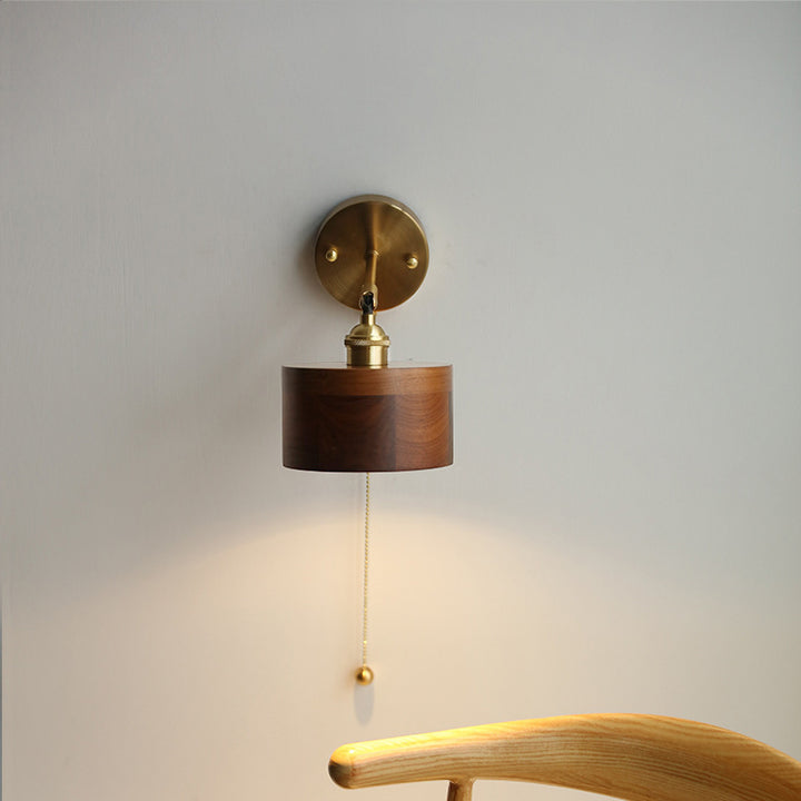 Zeitgenössische skandinavische runde Kegelkuppel Kupferholz 1-Licht Wandleuchte Lampe für Schlafzimmer 