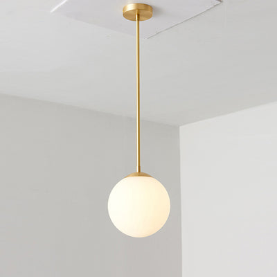 Eisen Nordic Persönlichkeit Goldene Gerade Stange Weißer Kugel Design 1-Licht Pendelleuchte 