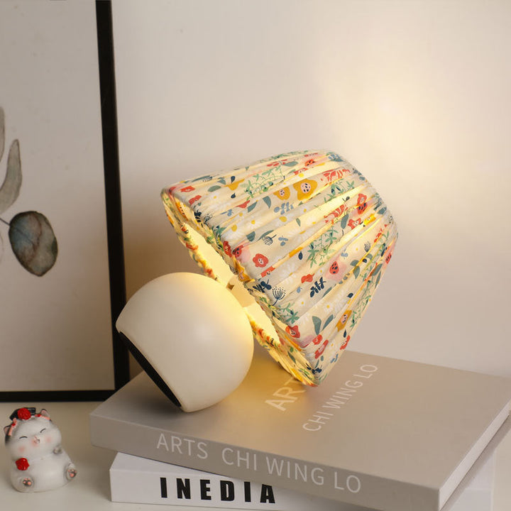 Lampe de table 1 lumière avec abat-jour en tissu à motif floral pastoral européen traditionnel et base ronde en céramique pour chambre 