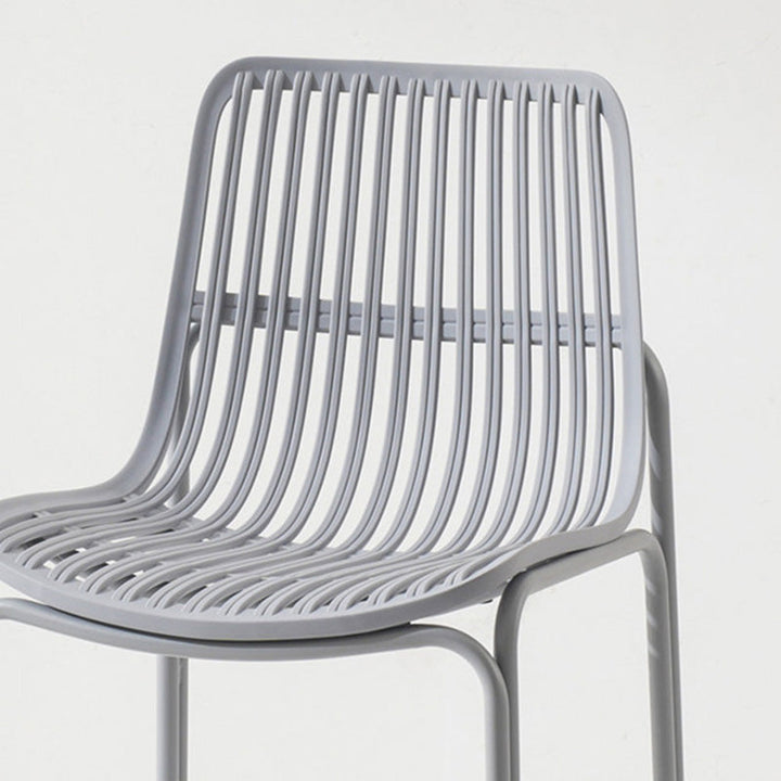 Chaise de salle à manger en plastique et métal avec dossier carré minimaliste moderne 