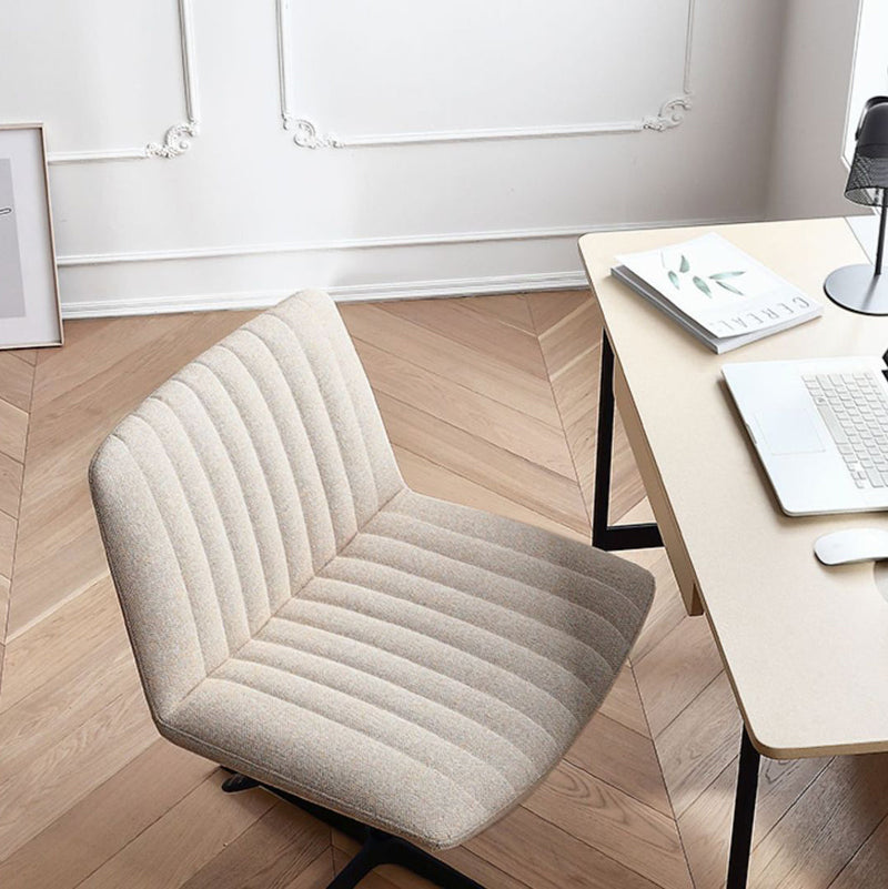 Moderner minimalistischer Schalenstuhl aus quadratischem Stoff, Kunststoff und Eisen für das Home Office 
