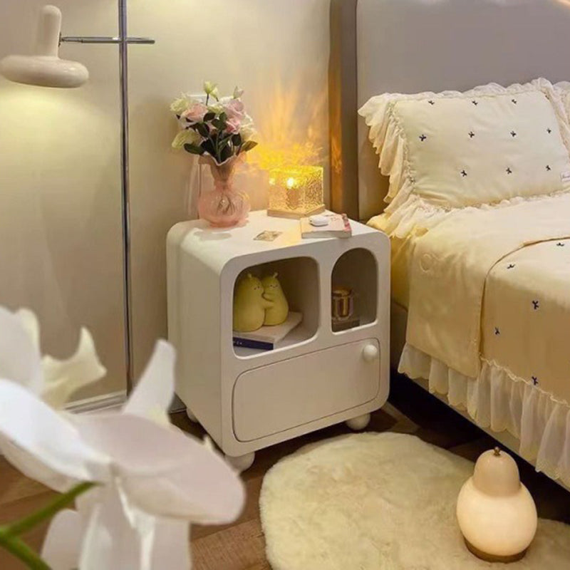 Zeitgenössischer kreativer rechteckiger Holznachttisch mit 1 Schublade für das Wohnzimmer 