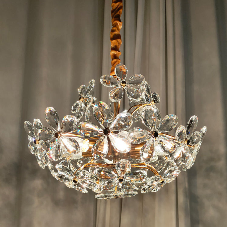 Lustres traditionnels français en cuivre et fer avec fleurs en cristal hémisphériques à 6/8 lumières pour chambre 
