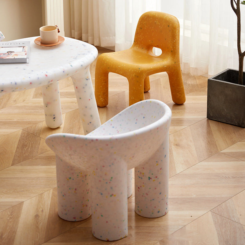 Chaise pour enfants en plastique carré créatif contemporain avec dossier pour salon 
