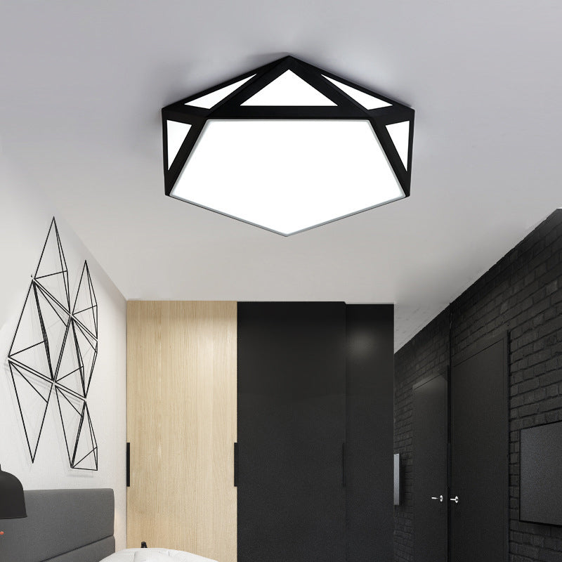 Plafonnier LED avec abat-jour acrylique ajouré et diamant de simplicité moderne pour salon 