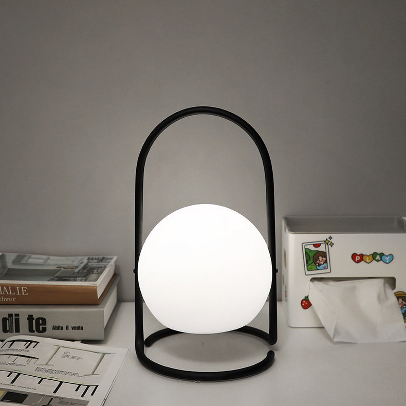 Lampe de table LED suspendue rechargeable en forme de boule, œuf, cube, cylindre en métal nordique contemporain pour chevet 