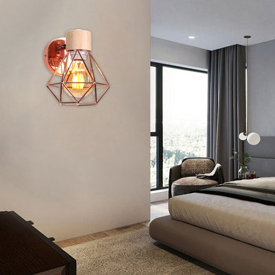 Zeitgenössische Luxus Eisen Holz Polygon Diamant 1-Licht Wandleuchte Lampe für Schlafzimmer 