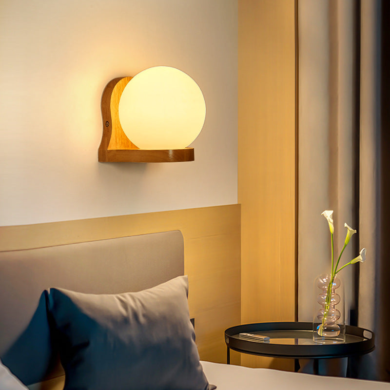 Lámpara de Aplique de Pared de 1 Luz de Madera y Vidrio en Forma de Orbe Minimalista Moderna para Dormitorio 