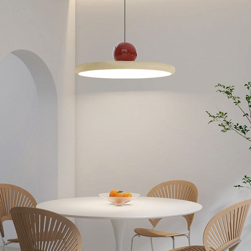 Zeitgenössische skandinavische runde fliegende Untertasse Eisen Acryl LED Pendelleuchte für Wohnzimmer 
