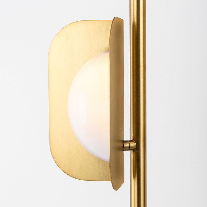Zeitgenössische, schlichte, klappbare, quadratische Stehlampe mit 3 Lichtern und Metall-Marmorsockel für das Home Office 