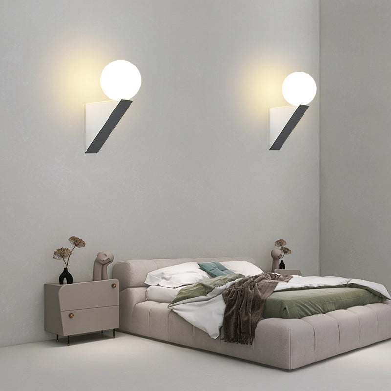 Moderne minimalistische Dreieck Orb Eisen Kunststoff 1-Licht Wandleuchte Lampe für Wohnzimmer 