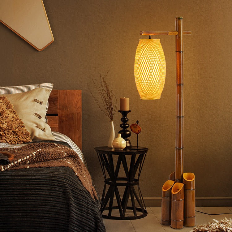 Traditionelle chinesische Bambusrohr-Weblaterne Schirm 1-Licht Stehlampe für Esszimmer 