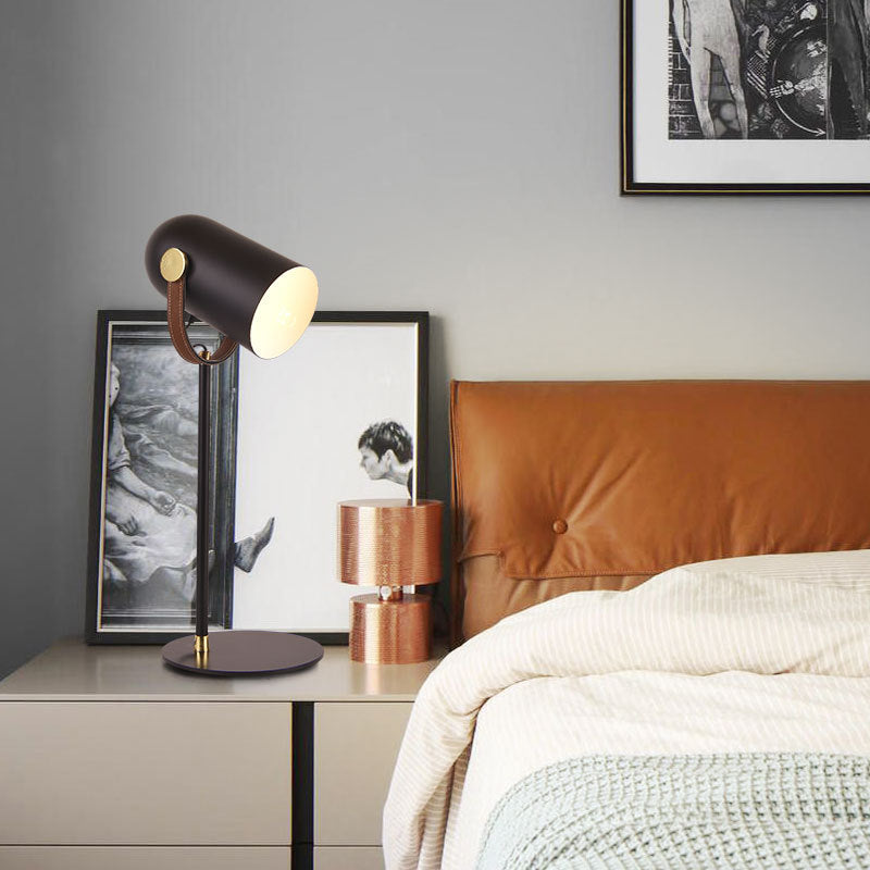 Lampe de table 1 lumière en cuir avec abat-jour cylindrique en fer nordique contemporain pour chambre 