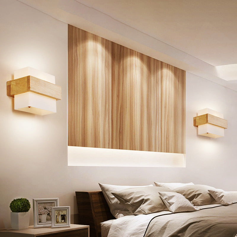 Lampe murale à une lumière cubique en bois et verre de style ferme traditionnelle pour chevet 