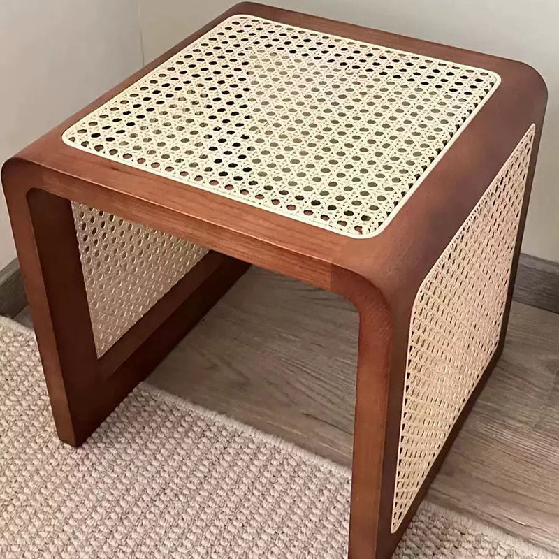Traditioneller quadratischer Couchtisch aus massivem Holz mit Vintage-PE-Rattangeflecht für das Wohnzimmer 