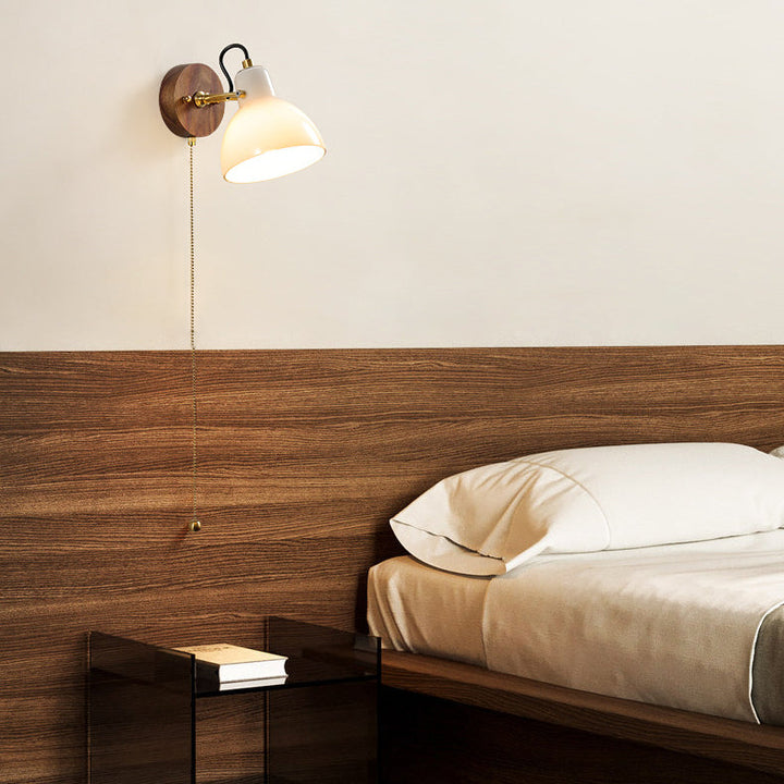 Lámpara Aplique de Pared de 1 Luz Cónica Redonda de Vidrio y Madera de Cobre de Simplicidad Contemporánea para la Mesita de Noche 