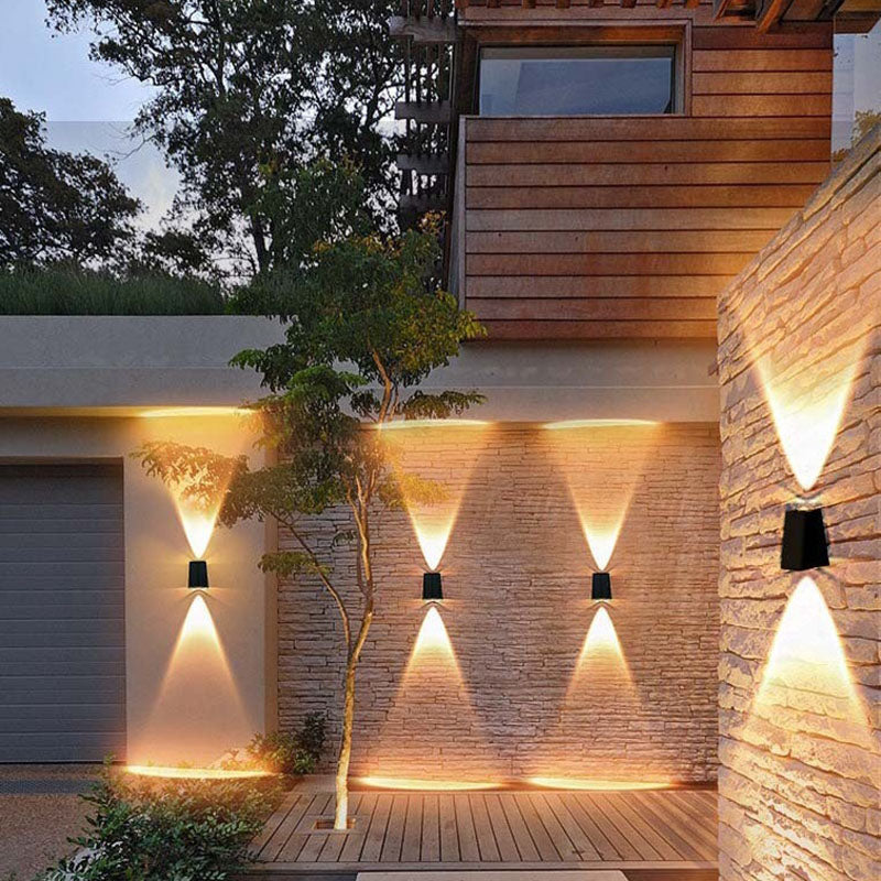 مصباح جداري LED مقاوم للماء بالطاقة الشمسية بتصميم بسيط حديث مصنوع من ABS وPMMA للمساحات الخارجية مثل الفناء 