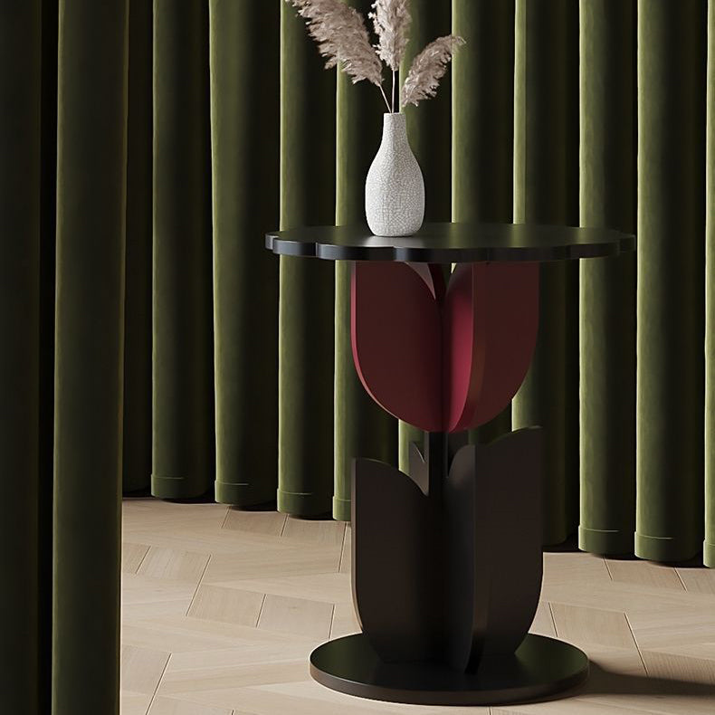 Table basse de salon contemporaine avec plateau en verre ondulé et design tulipe 